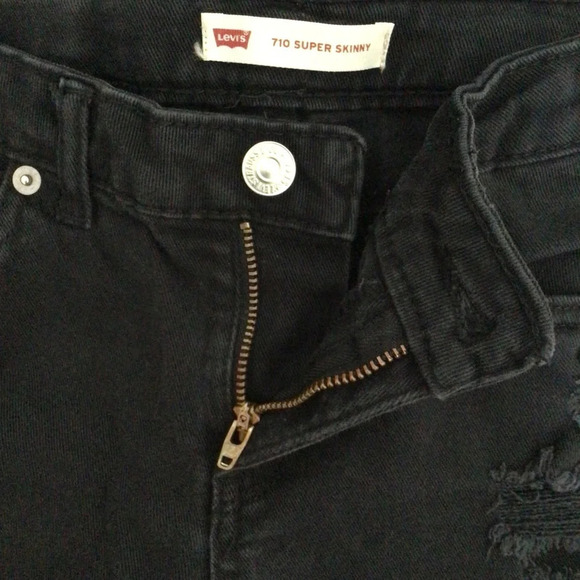 Levi’s 710 Super Skinny Black Distressed Denim Jeans - Size 12 - Picture 7 of 11